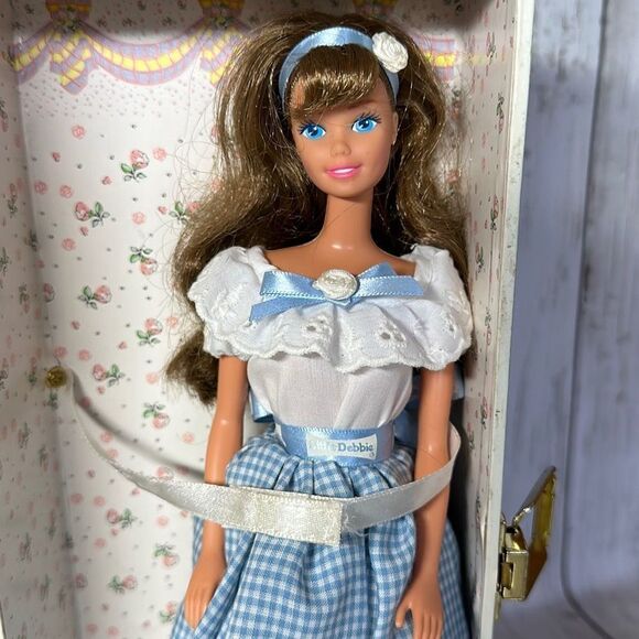 blue dress wedding barn Barbie Kelly as The Princess and the Pauper C6304 MIB White Dress with   Sell4Value